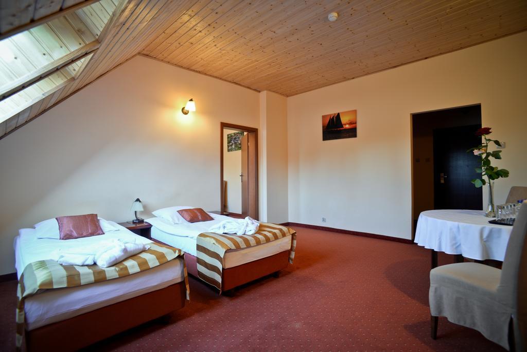 Hotel Venus Kolbudy Exteriör bild